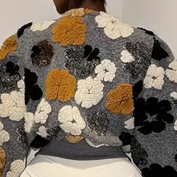 Woman’s flower jacket - Picture 2 of 4